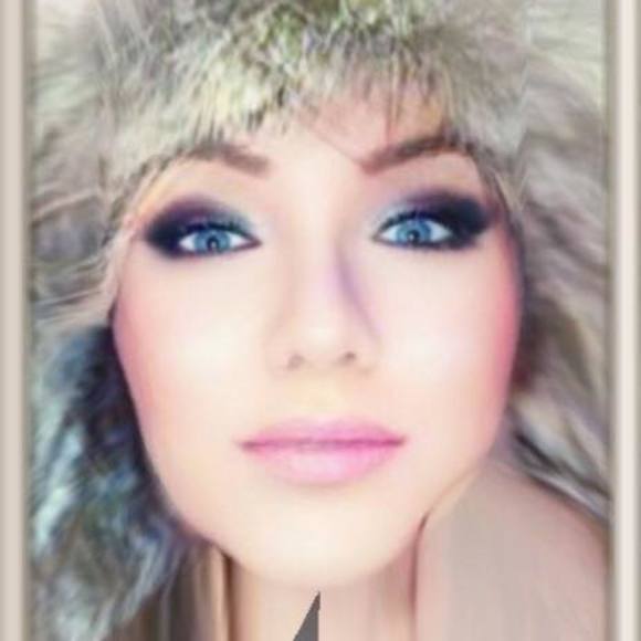 Meet your Posher, Vicki - Picture 1 of 1